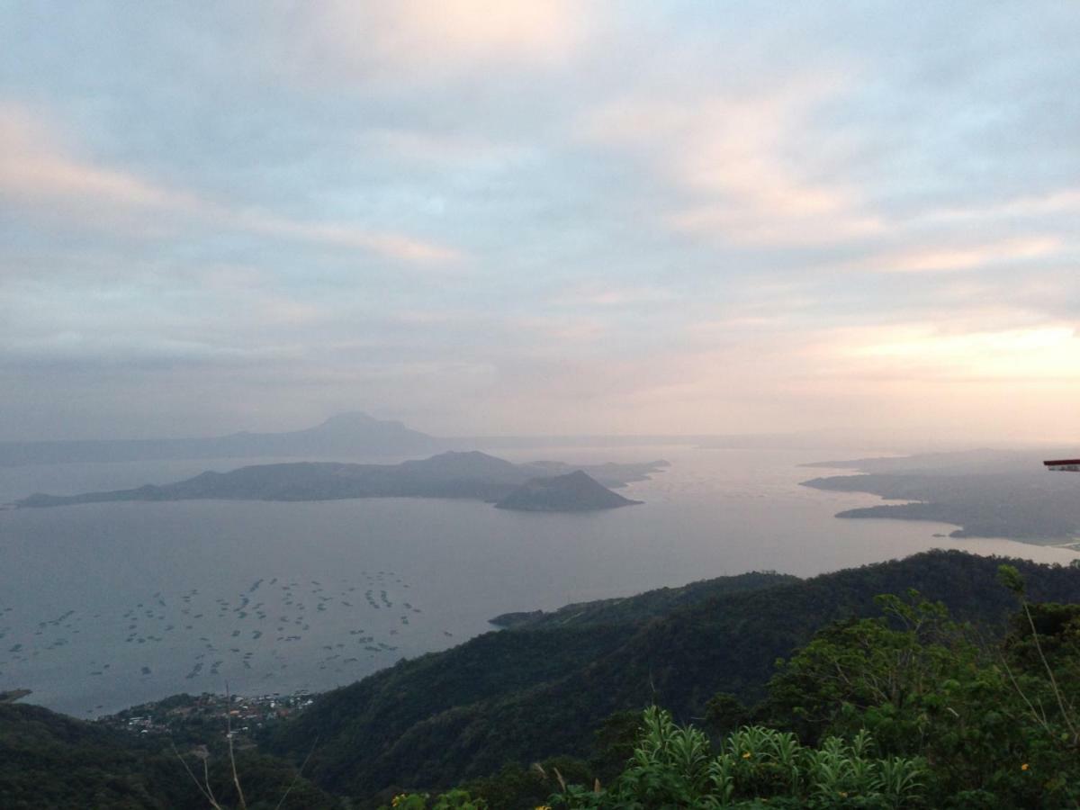 Апартаменти A Million Dollar View Tagaytay City Екстер'єр фото